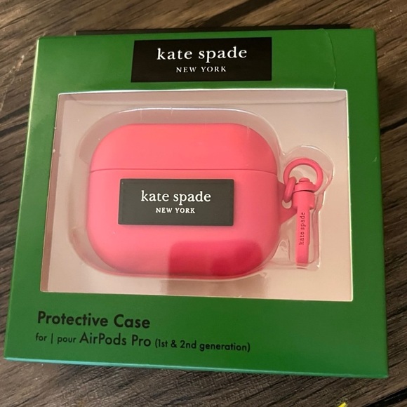 Kate Spade New York Silicone Protective Case AirPods Pro 1st & 2nd generation - Picture 5 of 7